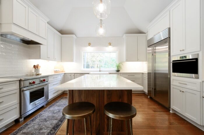 https://brightoncabinetry.com/wp-content/uploads/2020/12/Kitchen3edit-two-700x466.jpg